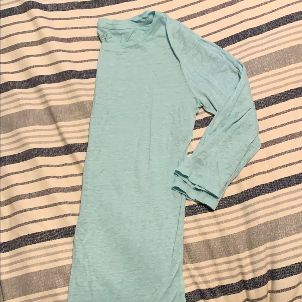 Loft 3/4 linen baseball tee. Light blue.